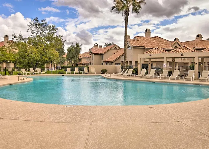 Near Spring Training! Snowbird W/ Pool Holiday home