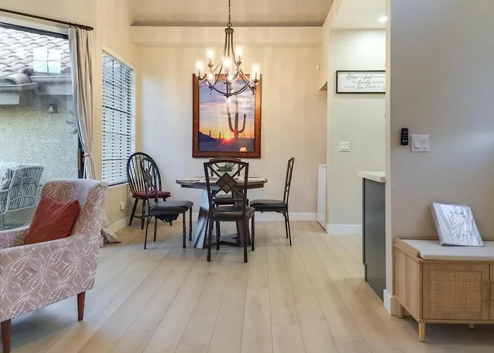 Near Spring Training! Snowbird W/ Pool Holiday home Mesa