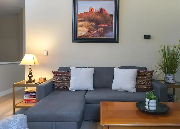 Near Spring Training! Snowbird W/ Pool Holiday home *